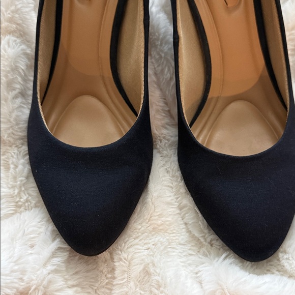 Abella Classic Navy Heels - Picture 6 of 7